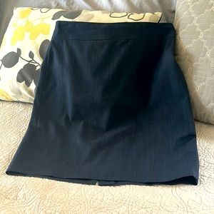 Banana Republic lined suit skirt size 8P